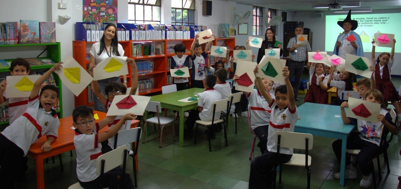 Biblioteca de Primaria le apuesta a los entornos de formación Colegio