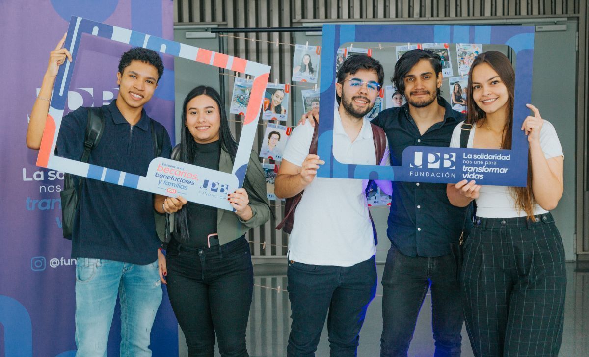 Encuentro de becarios, benefactores y familias