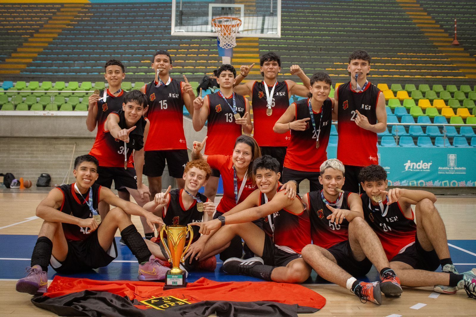 El Equipo de Baloncesto del Colegio de la UPB va rumbo a la Final Departamental