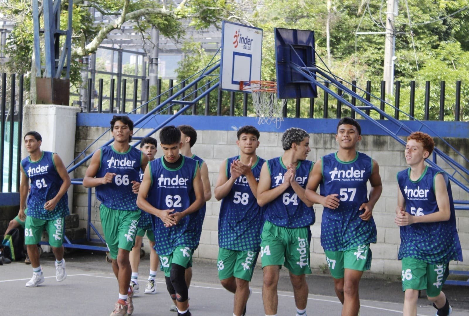 El Equipo de Baloncesto del Colegio de la UPB va rumbo a la Final Departamental