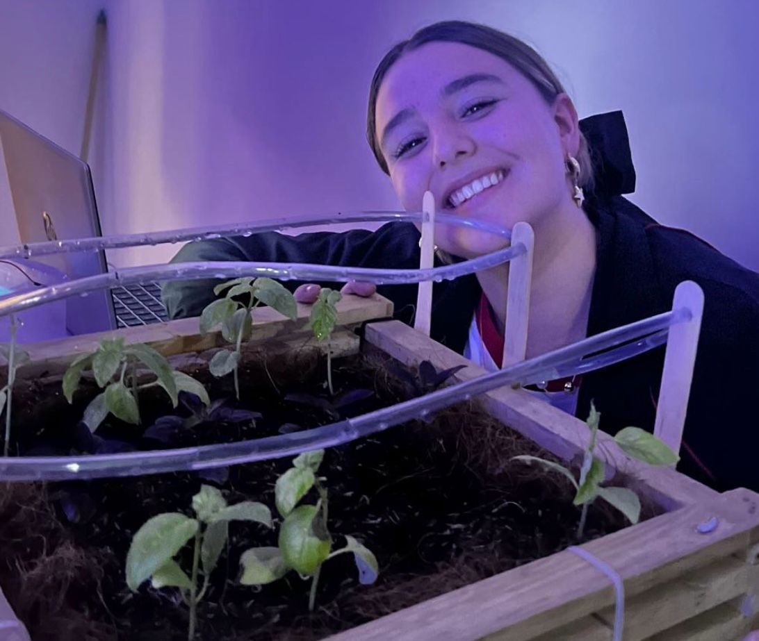 Sara Cardona Tobón, estudiante de 11°1, tiene 16 años y le apasiona la ciencia.