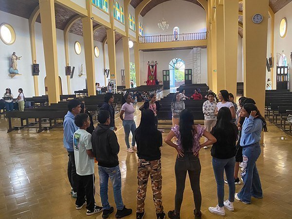 Actividad en la parroquia Nuestra Señora del Perpetuo Socorro en Calima, Darién.