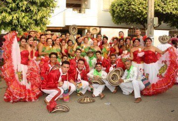 Grupo de danzas folclóricas de la UPB Montería