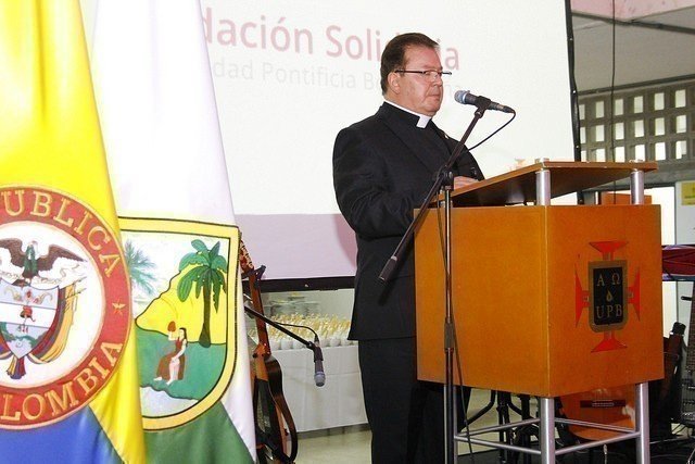 Monseñor Jorge Aníbal Rojas Bustamante, director ejecutivo de la Fundación Solidaria UPB