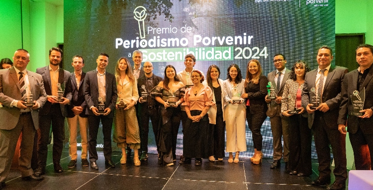 Estudiantes UPB ganan dos premios de periodismo