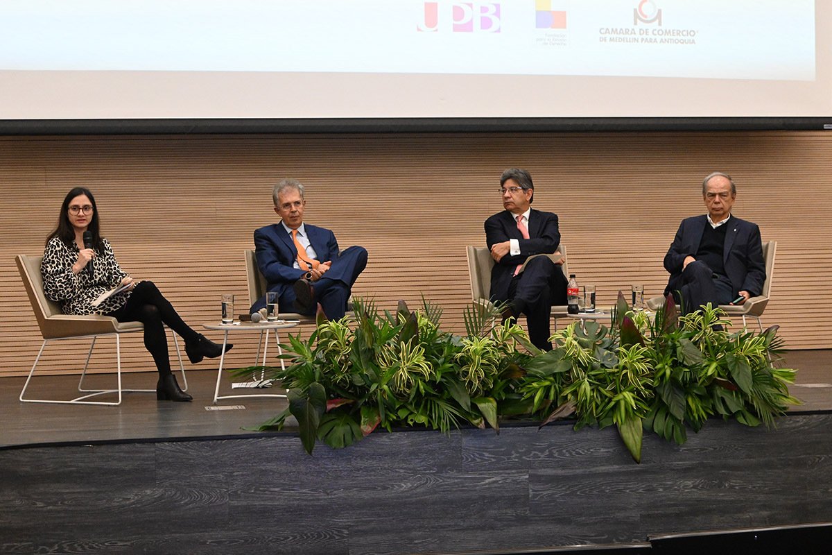 Los exmagistrados Jaime Arrubla Paucar, Alejandro Linares Cantillo y Luis Fernando Álvarez Jaramillo.