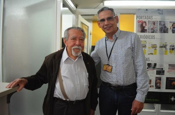 Hector Londoño con Samuel Ricardo Vélez, director de la Facultad de Arquitectura