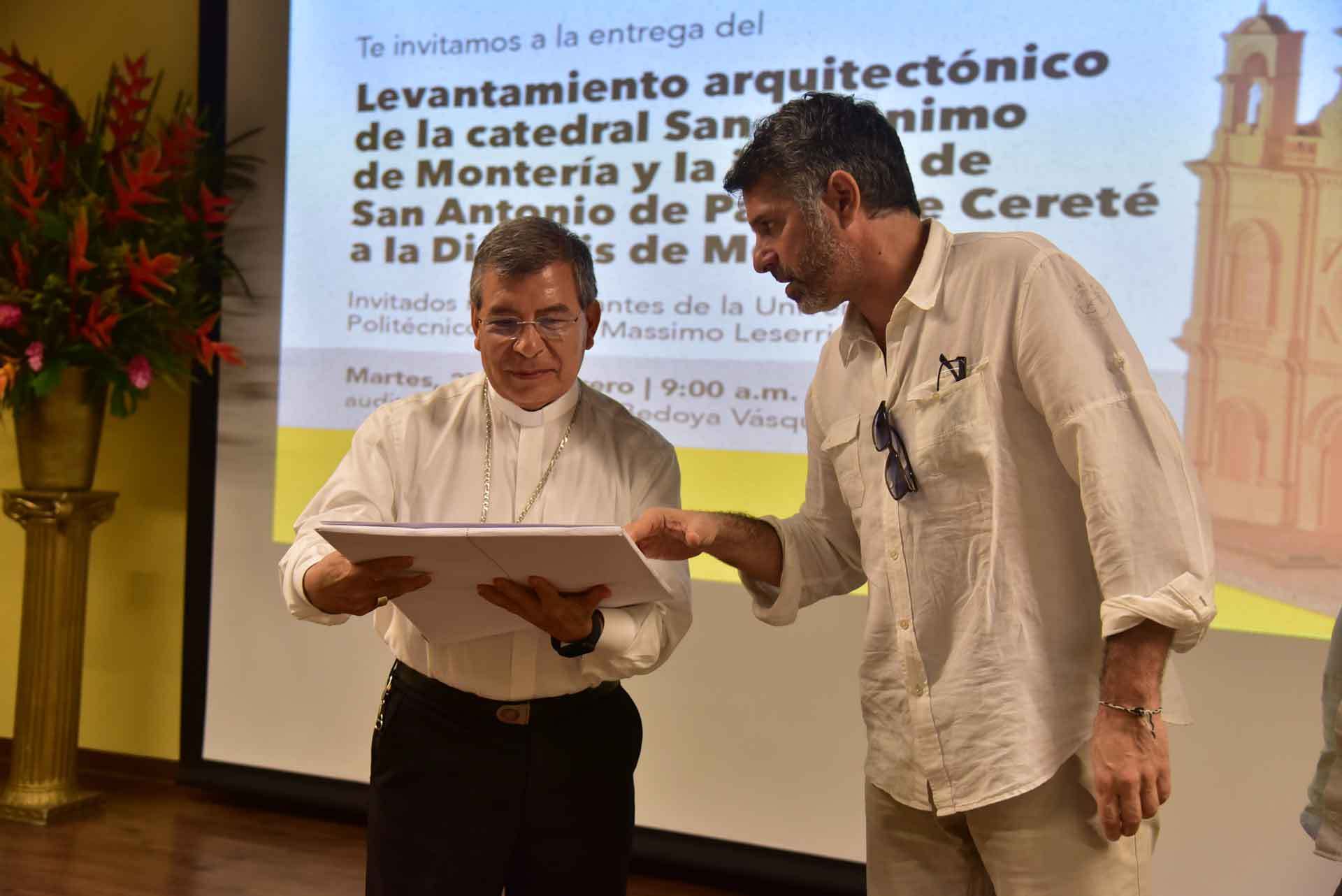 Monseñor Ramón Alberto Rolón y Massimo Lesseri, docente investigador