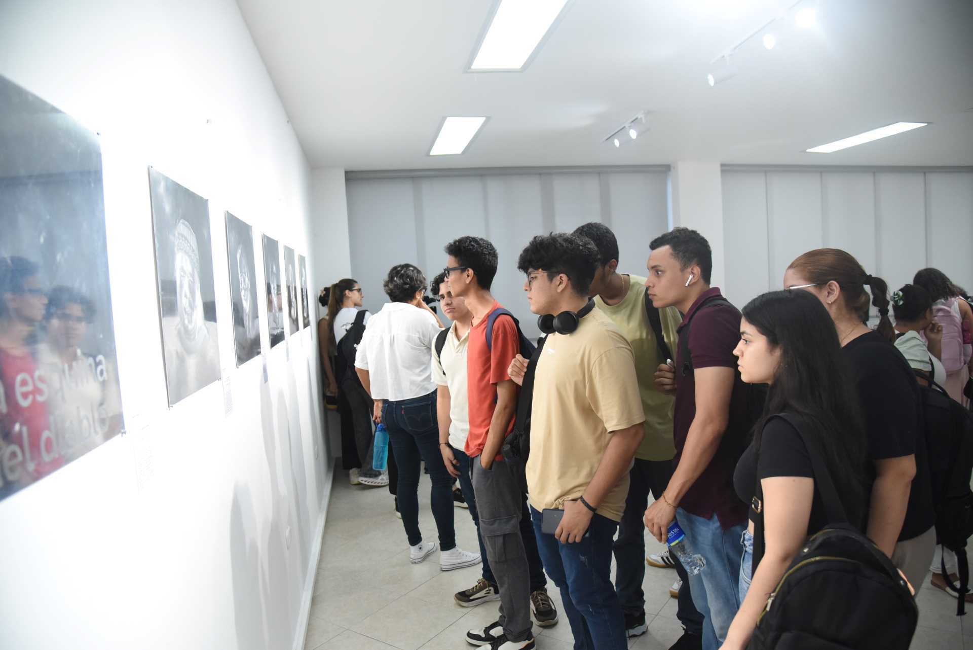 Exposición en el Salón de Arte Bolivariano