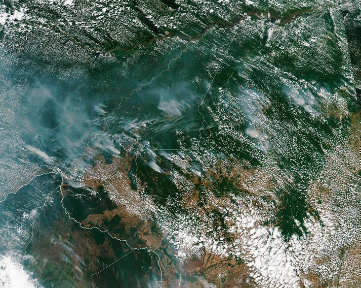 La fotografía satelital tomada por el Observatorio Terrestre de la NASA reflejan la situación en los estados de Rondonia, Amazonas, Pará y Mato 