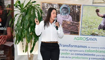La subdirectora de salud y bienestar animal del Fondo Nacional del Ganado y FEDEGAN, María Eugenia Buitrago Guillen