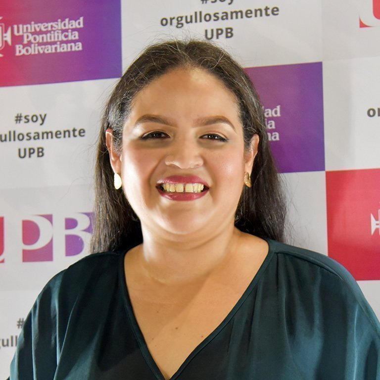 Aura García, Decana de la Escuela de Economía, Administración y Negocios