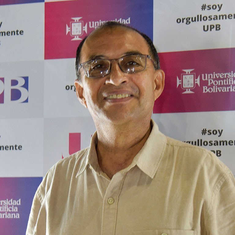 José Díaz, Director del programa de Administración de Empresas