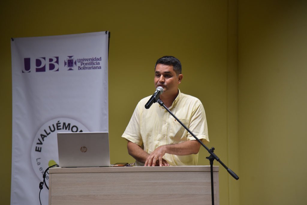 Roger Goez Gutiérrez, Vicerrector Académico, en su intervención en la inducción.