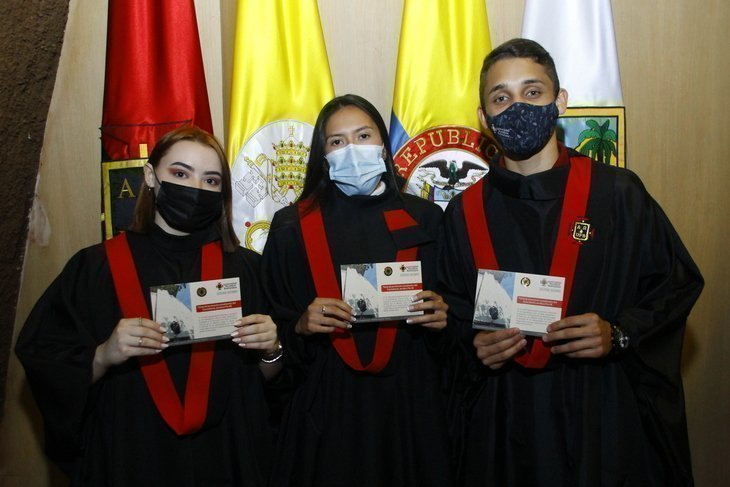 Estudiantes de Derecho que tomaron juramento