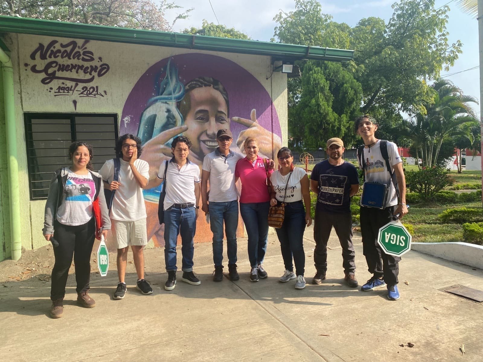 Estudiantes y docentes en salida de campo