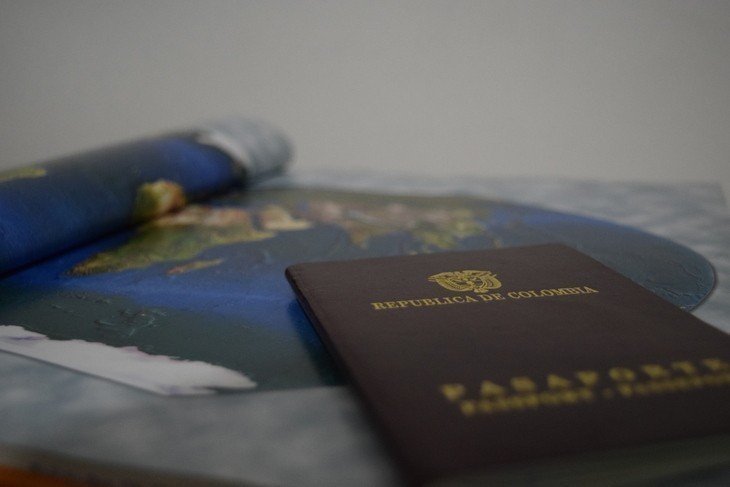 Imagen pasaporte y mundo