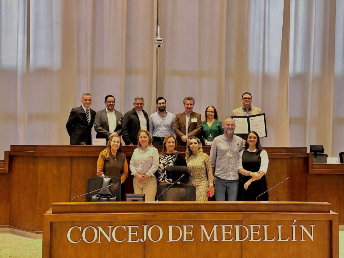 Agroindustrial UPB recibe la Orden al Mérito Juan del Corral en grado plata