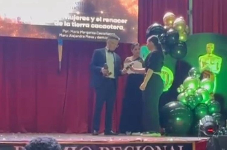 Estudiantes reciben premio periodismo Francisco de Paula Santander