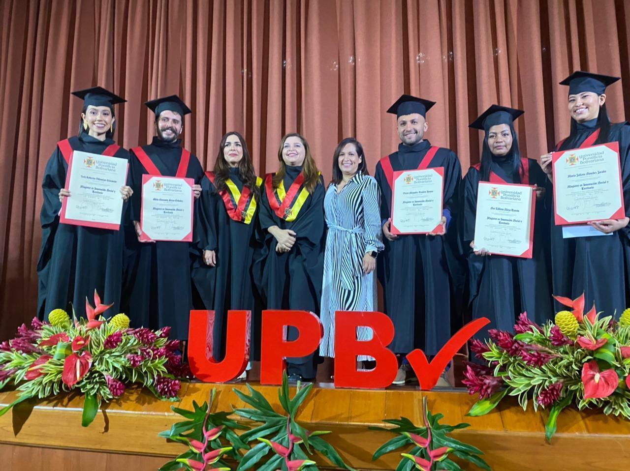 estudiantes graduados upb