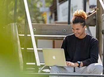 La UPB cuenta con plataformas digitales para dar clase virtual